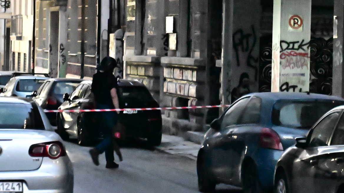 Λήξη συναγερμού για το ύποπτο σακίδιο στα Εξάρχεια - Ανοίγουν οι δρόμοι γύρω από τη Χαριλάου Τρικούπη