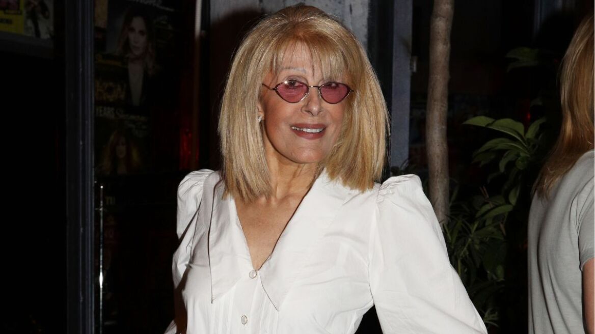 Εύη Δρούτσα: Τον Νίκο Καρβέλα τον θεωρώ ό,τι καλύτερο έχουμε στην Ελλάδα