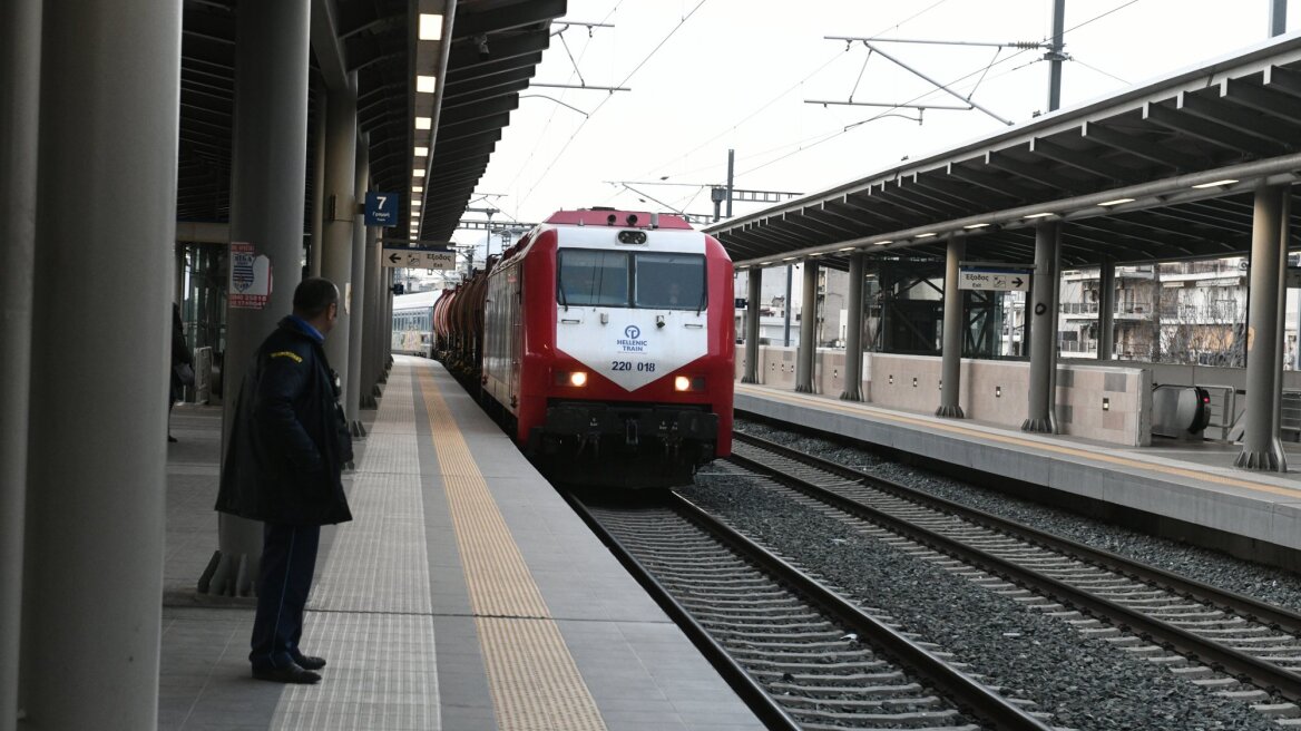 Ακινητοποιήθηκε τρένο που εκτελούσε το «Θεσσαλονίκη - Αθήνα» έξω από το Λιτόχωρο