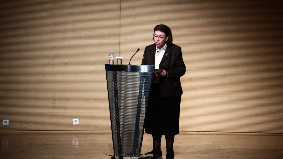 Η Λίνα Μενδώνη εγκαινίασε τη δομή υφαντικής τέχνης στη Βλάστη Εορδαίας
