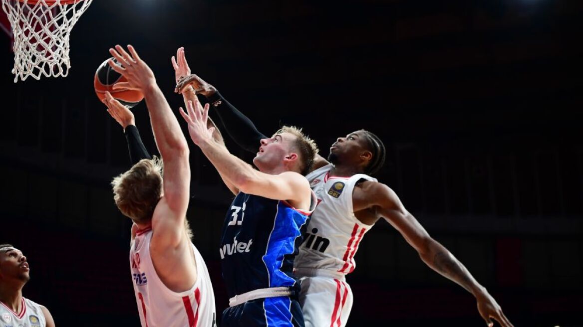 Ο Ολυμπιακός με Γουόκαπ, Φουρνιέ νίκησε άνετα 81-66 τον Πανιώνο στο ΣΕΦ - Δείτε βιντεο