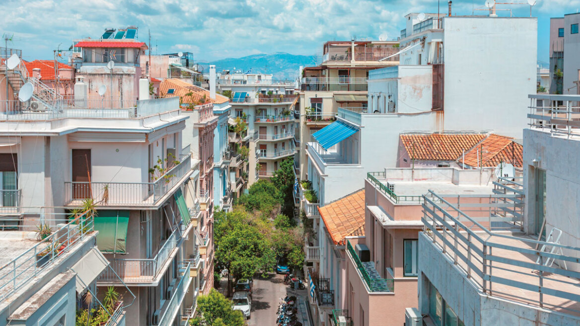 Στεγαστική κρίση στην Ευρώπη: Σπίτι μου, σπιτάκι μου, από Ελλάδα έως Ολλανδία - Φοιτητές σε σκηνές, τετραμελείς οικογένειες στα 35 τετραγωνικά