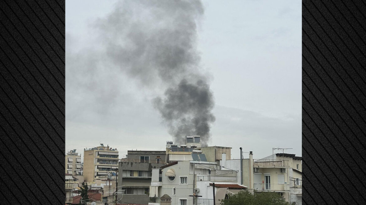 Πυρκαγιά σε όχημα στη Νίκαια - Αποκαταστάθηκε η κυκλοφορία στην Π. Ράλλη