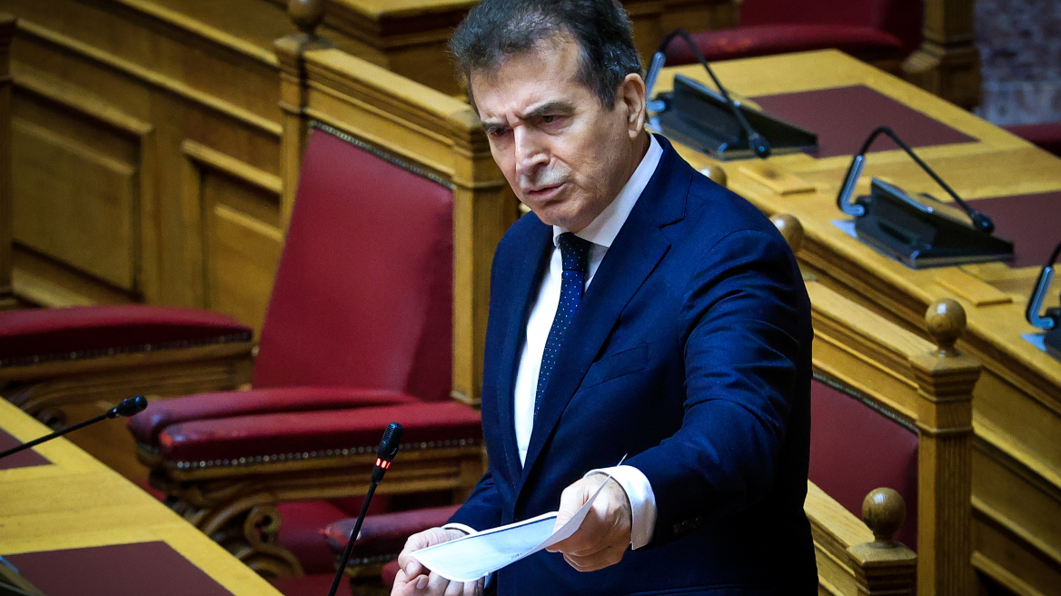 Χρυσοχοΐδης σε Κωνσταντοπούλου: Δεν υπάρχουν γνωστοί - άγνωστοι στις διαδηλώσεις που σχετίζονται με την Αστυνομία - Είναι γνωστοί και πολύ παραβατικοί