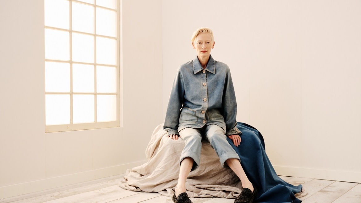 Τίλντα Σουίντον: «Εκείνη τη χρονιά πήγα σε 43 κηδείες»