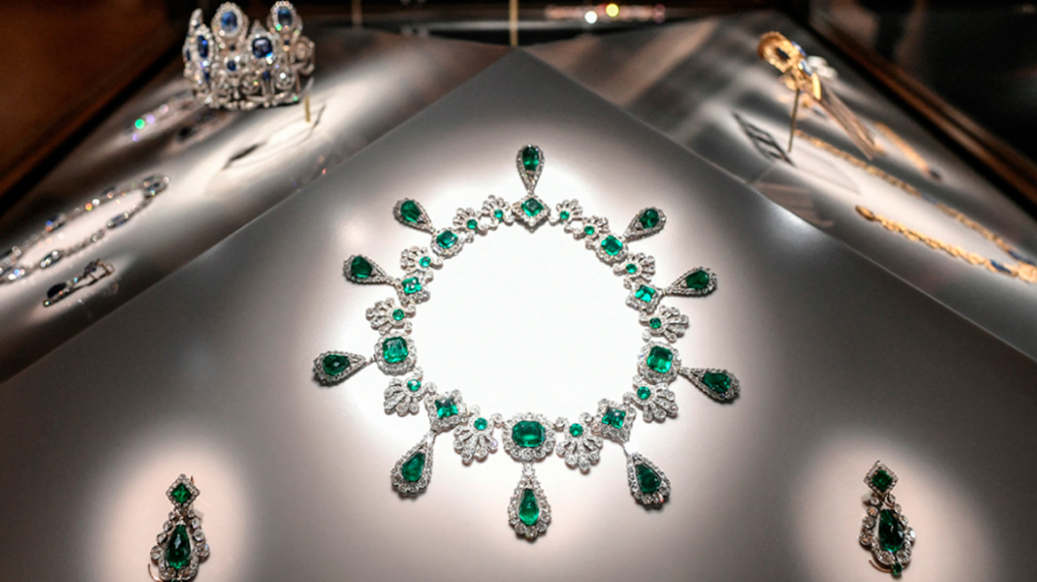 Έμπειροι οι ληστές «κομάντο» στο Λούβρο, τι μπορούν να κάνουν τα βασιλικά κοσμήματα - Πώς έγινε η ιστορική διάρρηξη μέσα σε λίγα λεπτά