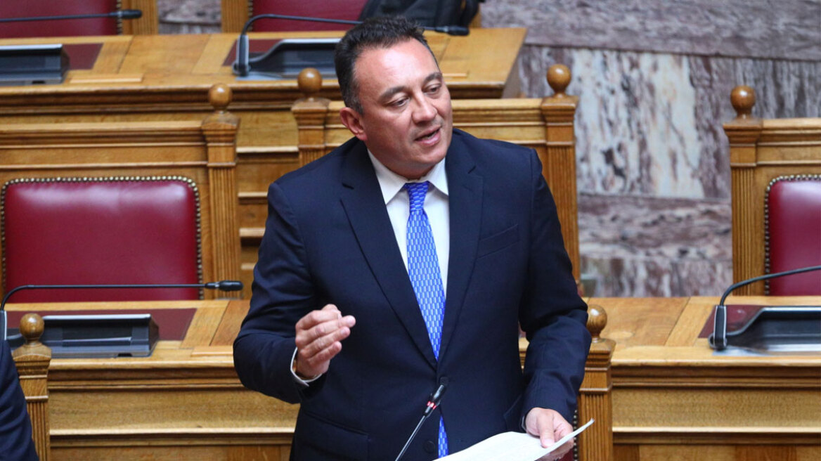 Συζήτηση στη Βουλή σήμερα για θέματα Παιδείας - Επίκαιρες ερωτήσεις για τα κενά στα σχολεία και τις φοιτητικές υποδομές