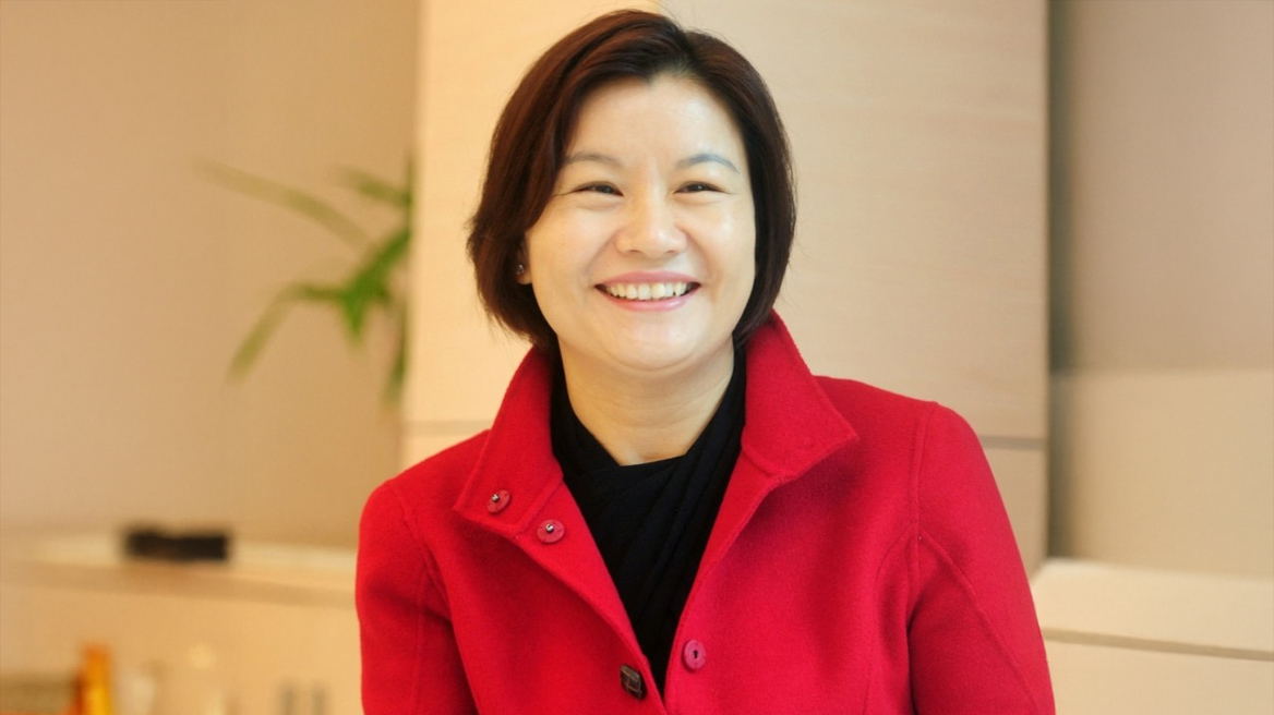 Από την απόλυτη φτώχεια έγινε η βασίλισσα των touchscreens και η πλουσιότερη αυτοδημιούργητη γυναίκα του πλανήτη