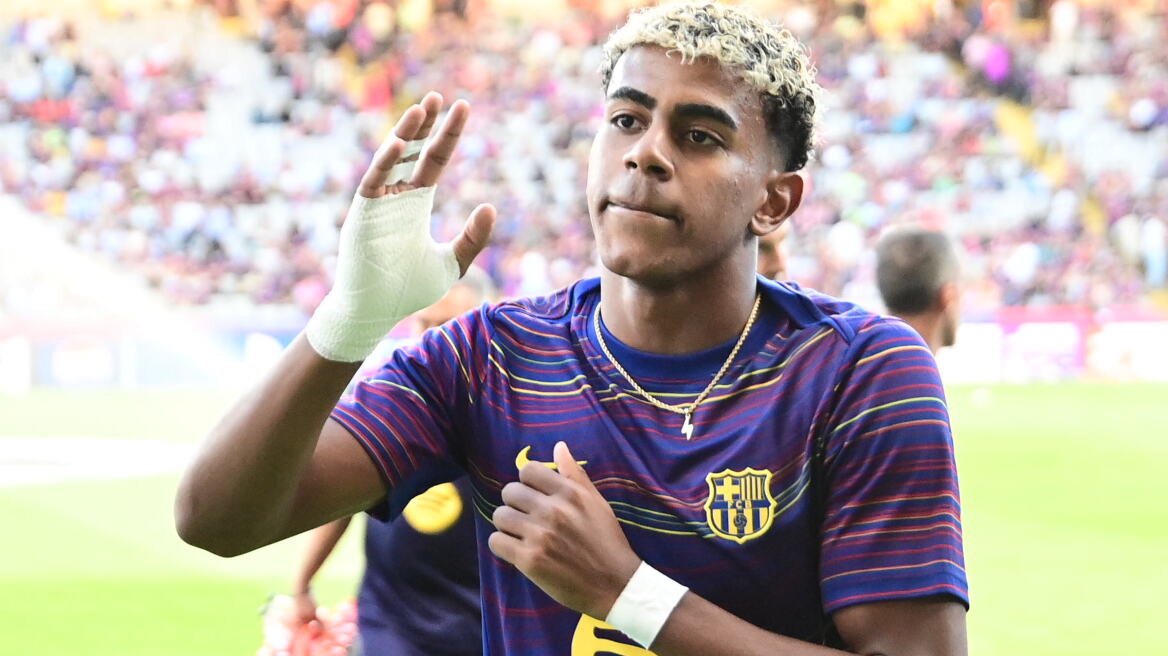 Βλέπει το Μπαρτσελόνα - Ολυμπιακός η κοπέλα του Γιαμάλ - Δείτε φωτογραφίες 