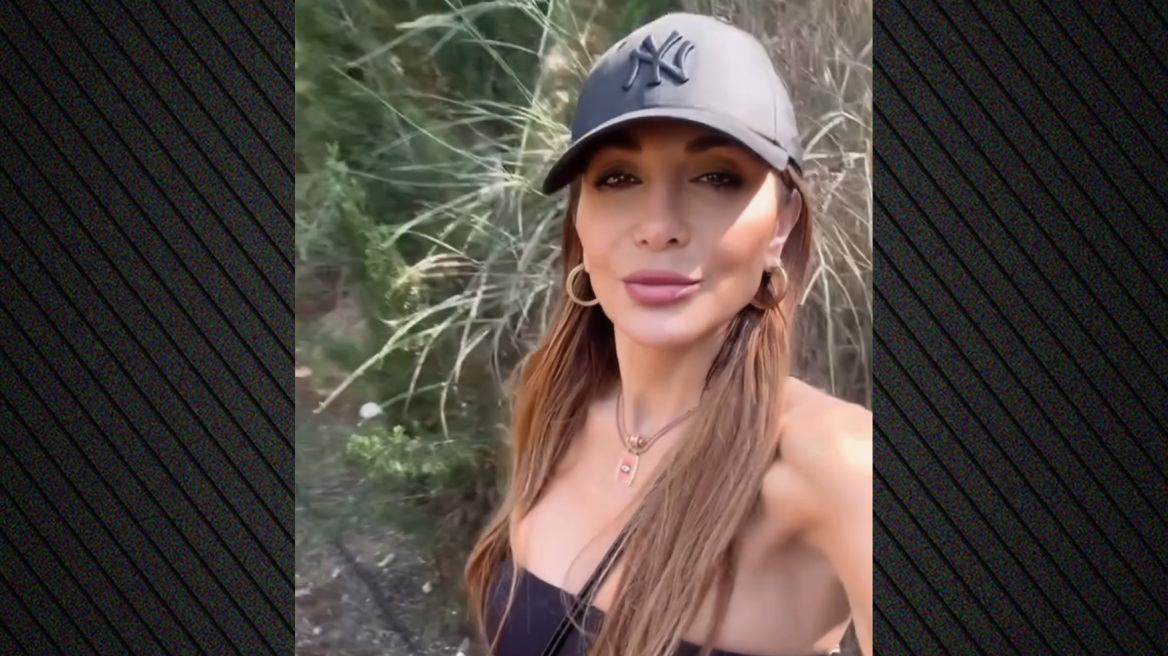 Δέσποινα Βανδή: «Θα έρθουν να μας σώσουν», έλεγε στους διαδικτυακούς της ακόλουθους πριν επιβιβαστεί στο περιπολικό