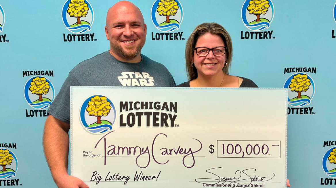 Γυναίκα στο Μίσιγκαν κέρδισε 100.000 δολάρια σε λοταρία με αριθμούς που της πρότεινε το ChatGPT