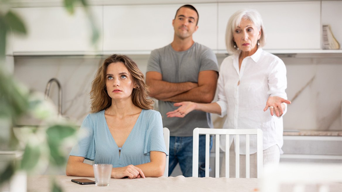 «Απαγορεύονται οι πεθερές»: Η... κουζουλή αγγελία για σπίτι στα Χανιά που έγινε viral