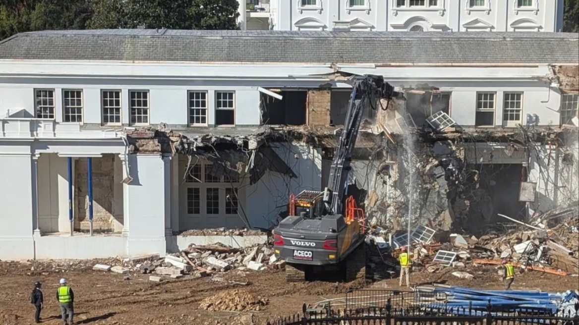 Ο Τραμπ κατεδάφισε τμήμα του Λευκού Οίκου για να οικοδομηθεί στη θέση του αίθουσα χοροεσπερίδων - Βίντεο