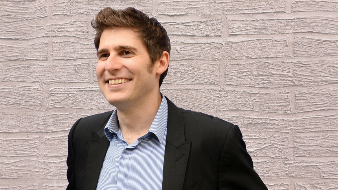 O συνιδρυτής του Facebook που τα “έσπασε” με τον Ζάκερμπεργκ και ζει dolce vita στη Σιγκαπούρη