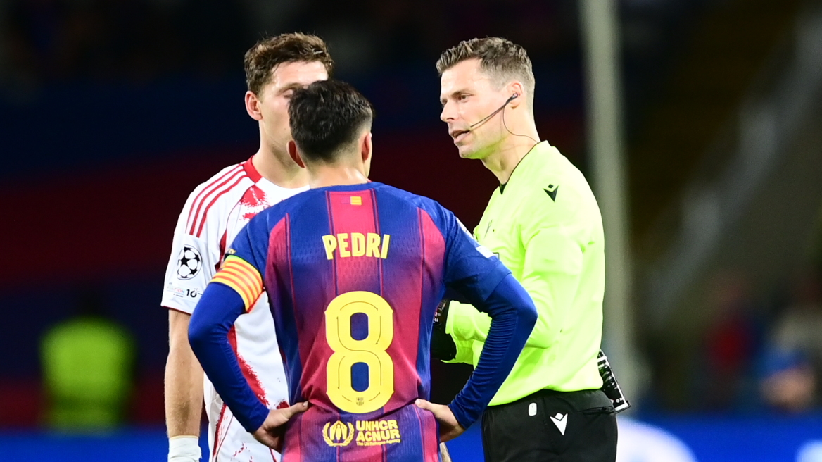 Μπαρτσελόνα - Ολυμπιακός: Η UEFA δικαίωσε τον διαιτητή Σνάιντερ για τα δύο πέναλτι, δεν εξέτασαν την κίτρινη γιατί δεν προβλέπεται VAR - Βίντεο 