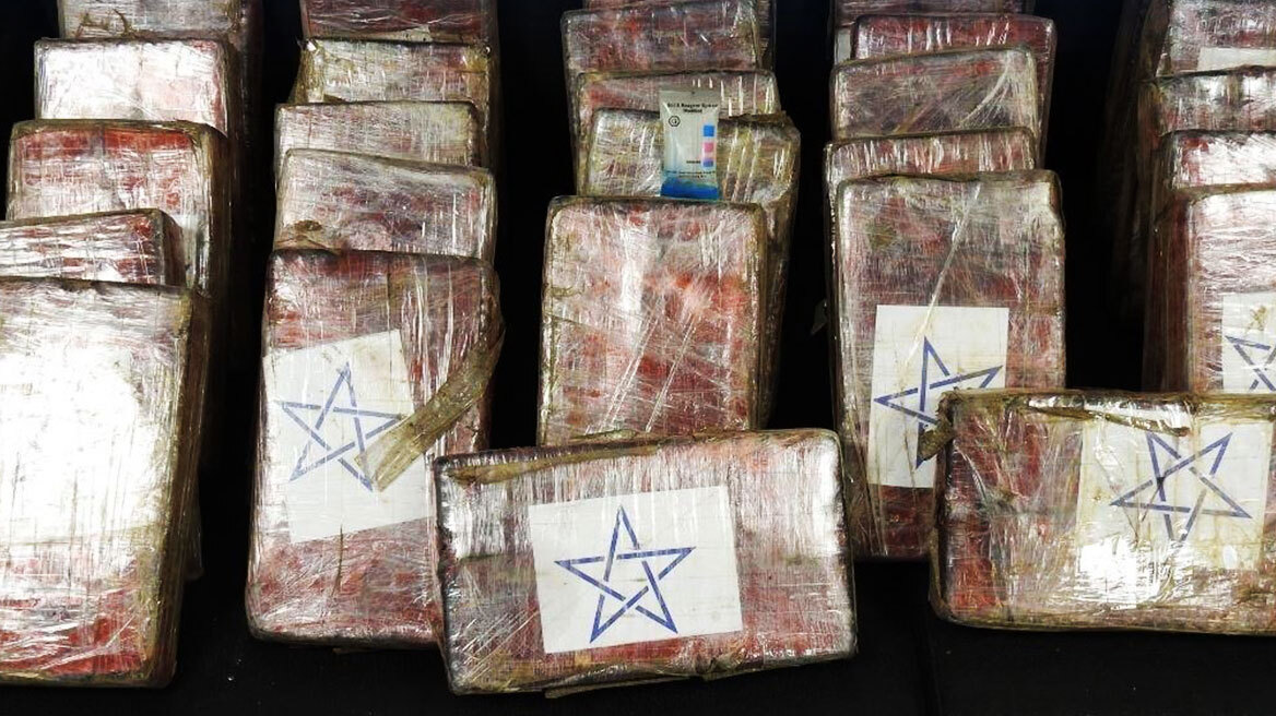 Εντοπίστηκε κοκαΐνη αξίας άνω του 1 εκατ. ευρώ σε κοντέινερ με μπανάνες στον Πειραιά