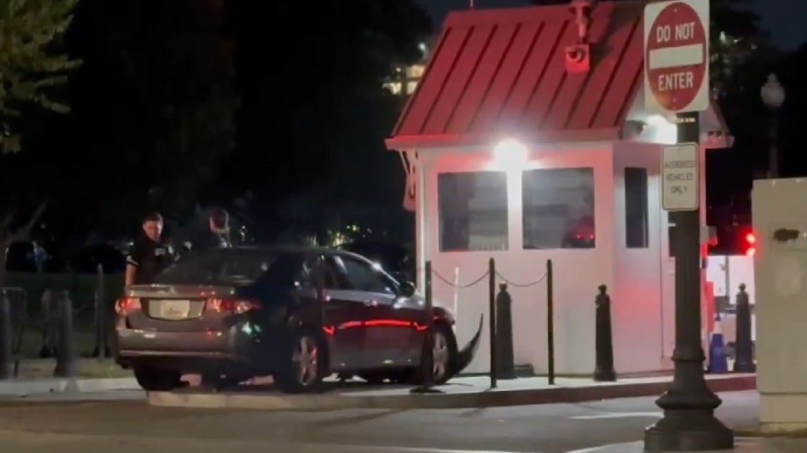 Αυτοκίνητο έπεσε στην πύλη της Μυστικής Υπηρεσίας έξω από τον Λευκό Οίκο