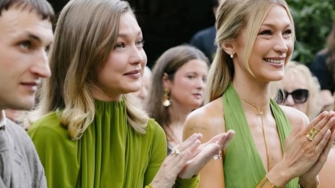 ​Τζίτζι και Μπέλα Χαντίντ: Η συντονισμένη εμφάνιση στον γάμο της αδερφής τους – Με δάκρυα στα μάτια χειροκροτούν (εικόνες)