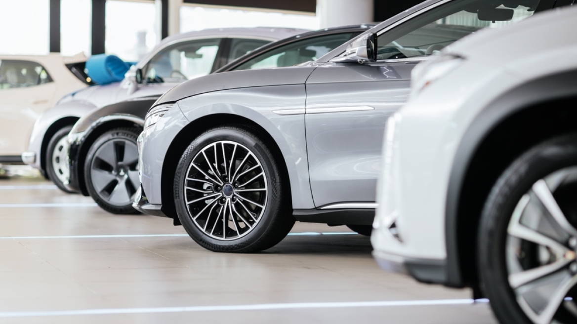 «Λαβράκια» της ΑΑΔE σε μεγάλες εταιρείες leasing και ενοικίασης οχημάτων: Στόλοι ΙΧ κυκλοφορούσαν παράνομα για χρόνια