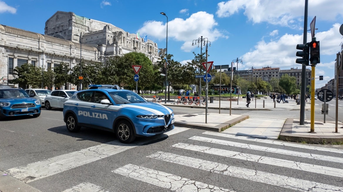 Επίθεση με μαχαίρι στο Μιλάνο: Σε σοβαρή κατάσταση 62χρονη, αναζητούν τον πρώην σύζυγό της