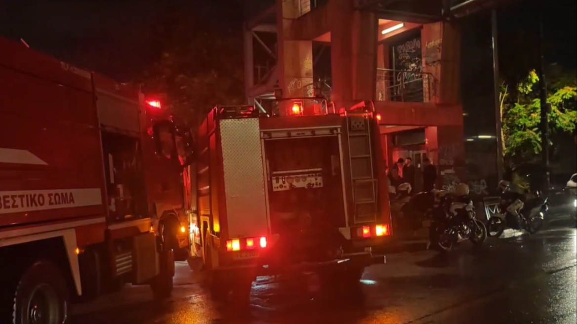 Συναγερμός για καπνούς και εστία φωτιάς στα Jumbo Αμαρουσίου - Δείτε βίντεο