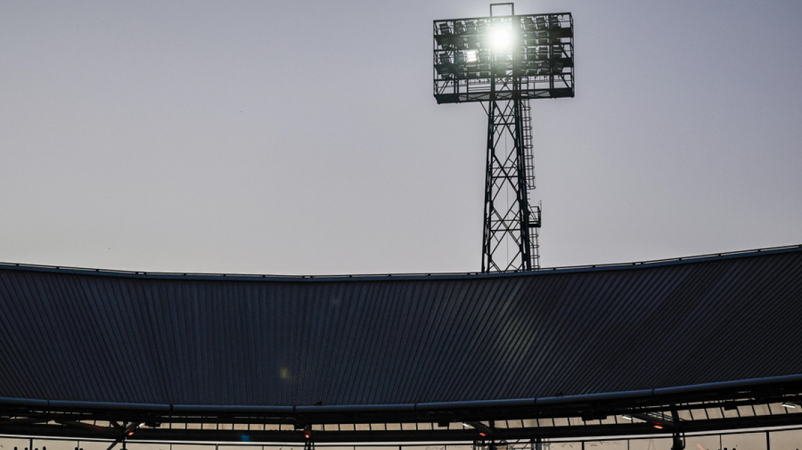 Βίντεο: Η καταιγίδα χτύπησε το Ντε Κάιπ, το γήπεδο που θα φιλοξενήσει το Φέγενορντ - Παναθηναϊκός 