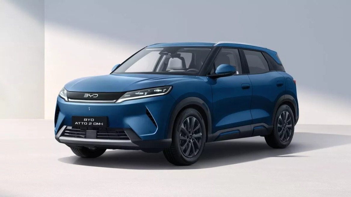 Πρεμιέρα για το plug-in υβριδικό BYD ATTO 2 DM-i