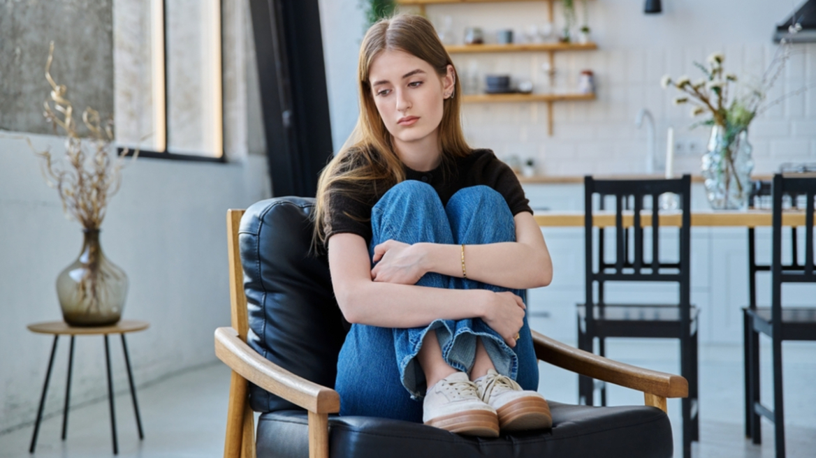 Γιατί οι νέοι επιλέγουν την αυτοκτονία ως λύση – Η ψυχολόγος απαντά
