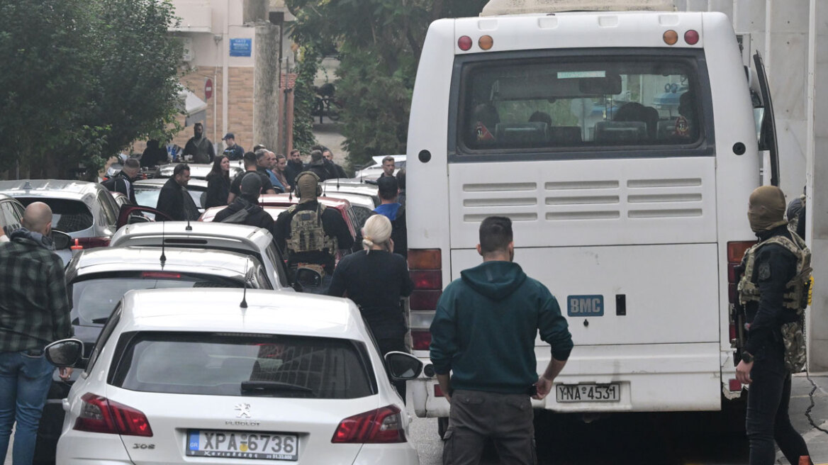 ΟΠΕΚΕ: Αρνούνται τις κατηγορίες οι πρώτοι κατηγορούμενοι που απολογούνται στον Ευρωπαίο ανακριτή