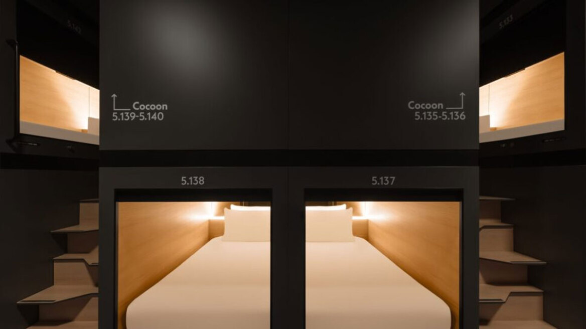 35 ευρώ η βραδιά σε δωμάτιο-κουτί: Ανοιξε στο Λονδίνο το μεγαλύτερο Capsule Hotel του κόσμου