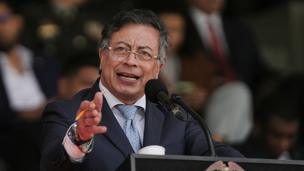 Ο πρόεδρος της Κολομβίας προτείνει «γενική αμνηστία» και τον σχηματισμό «μεταβατικής κυβέρνησης» για να τερματιστεί η πολιτική κρίση