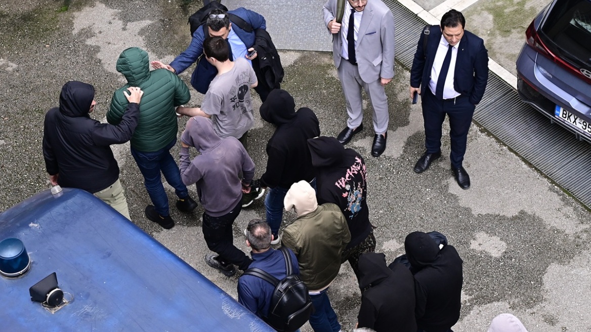 Ελεύθεροι με περιοριστικούς όρους 11 κατηγορούμενοι για την υπόθεση του ΟΠΕΚΕΠΕ