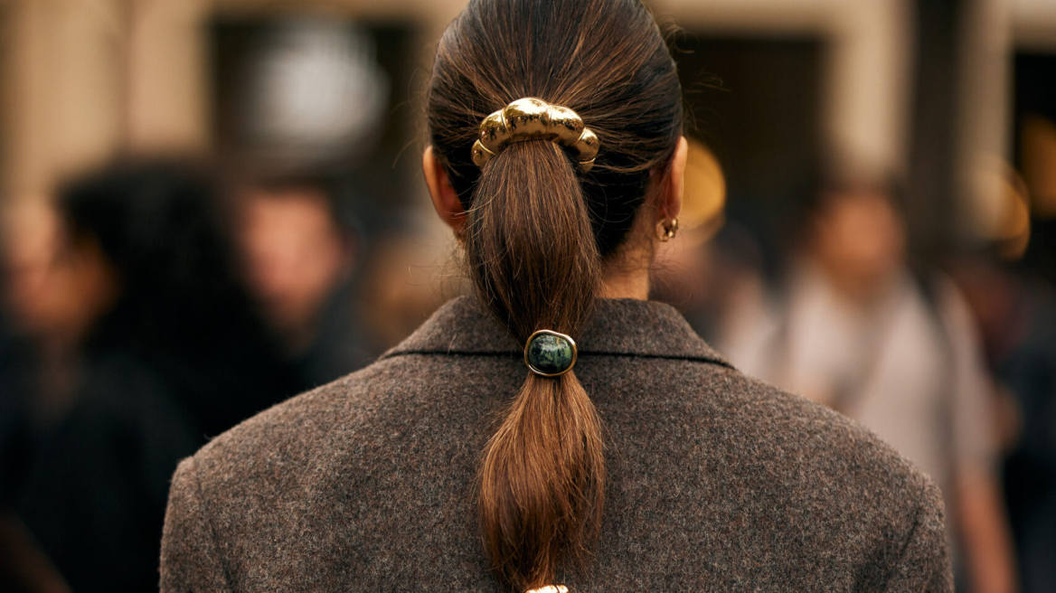 Δώδεκα τρόποι να αναβαθμίσουμε μία κλασική κοτσίδα
