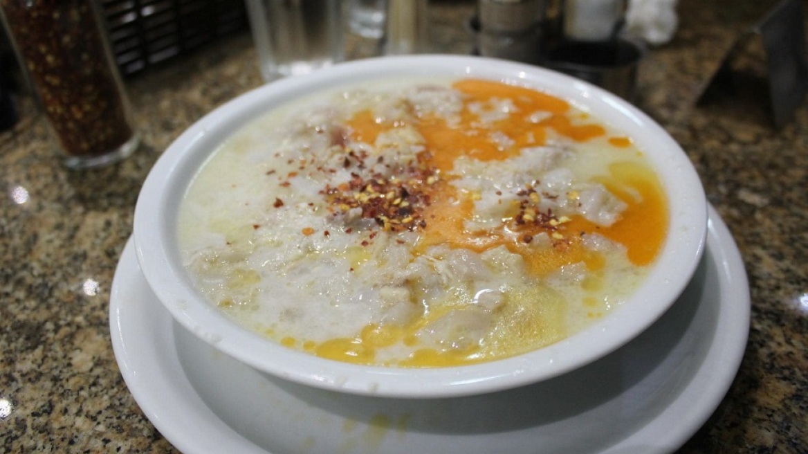 Παγκόσμια Ημέρα Πατσά: Το zero-waste φαγητό που θεραπεύει τους ξενύχτηδες