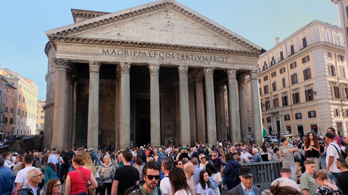 Τραγωδία στη Ρώμη: Ιάπωνας τουρίστας σκοτώθηκε πέφτοντας από τον εξωτερικό τοίχο του Πάνθεον