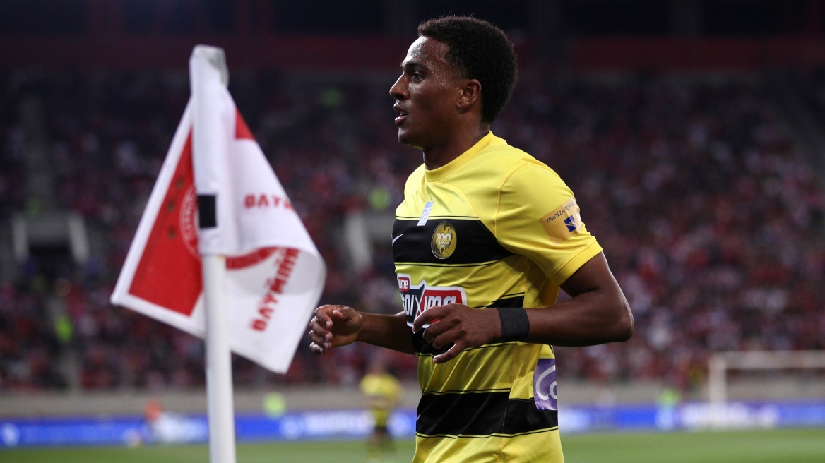 ΑΕΚ: Ο Ελίασον μπαίνει για καθαρισμό στο γόνατο - Σε ποια παιχνίδια θα απουσιάσει
