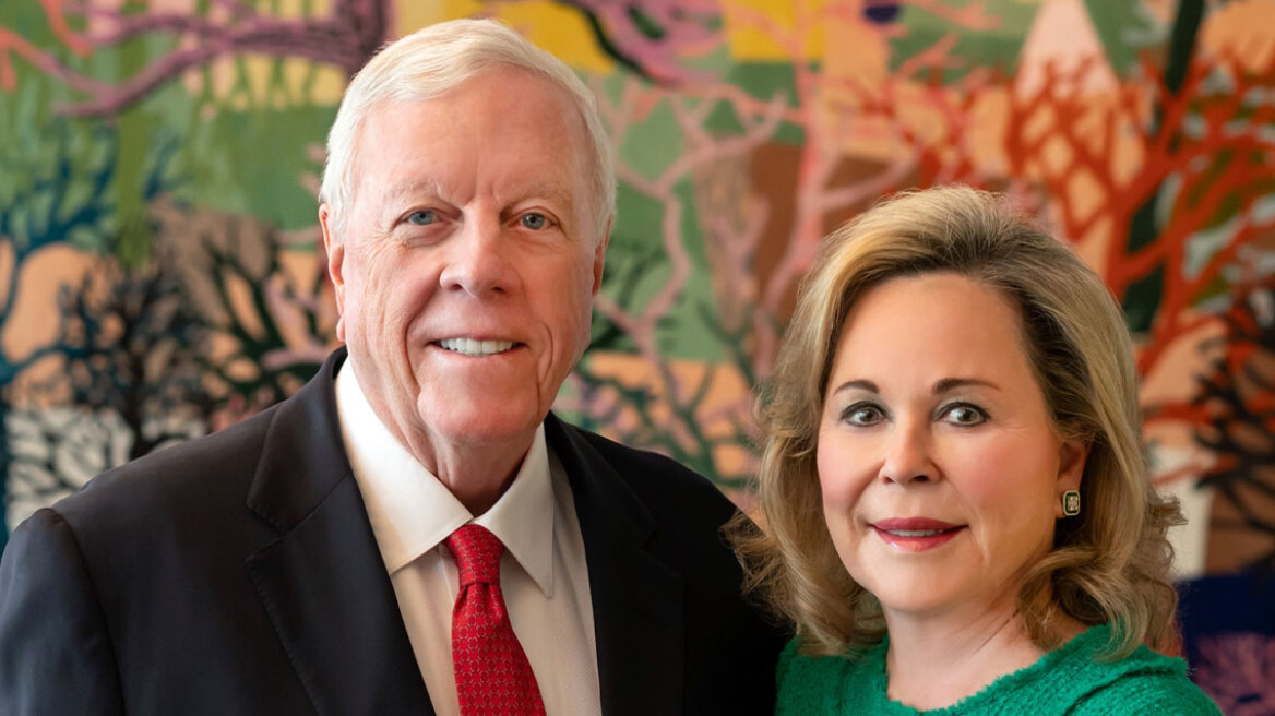 Ζευγάρι δισεκατομμυριούχων δωρίζει το 95% της περιουσίας του: «Θα προσφέρουμε 9 δισ. ευρώ για έναν καλύτερο κόσμο»