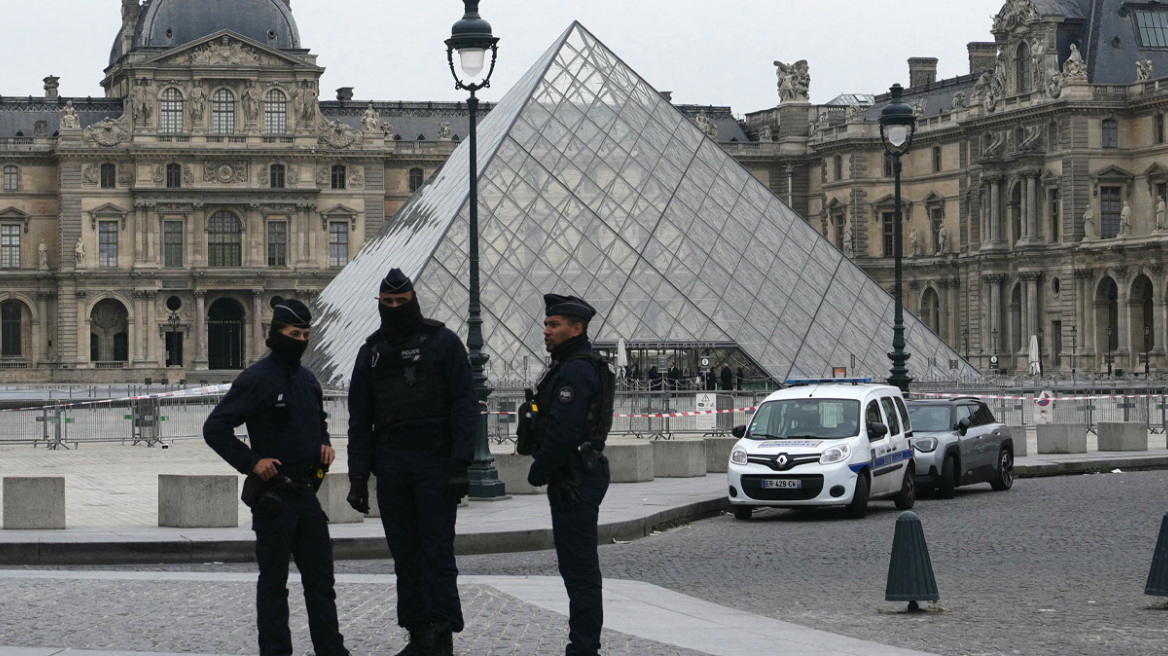 Λούβρο: Έρευνες αποκαλύπτουν αδυναμίες στην ασφάλεια - Χρησιμοποιούσαν... Windows XP και κωδικούς ασφαλείας όπως «Louvre»