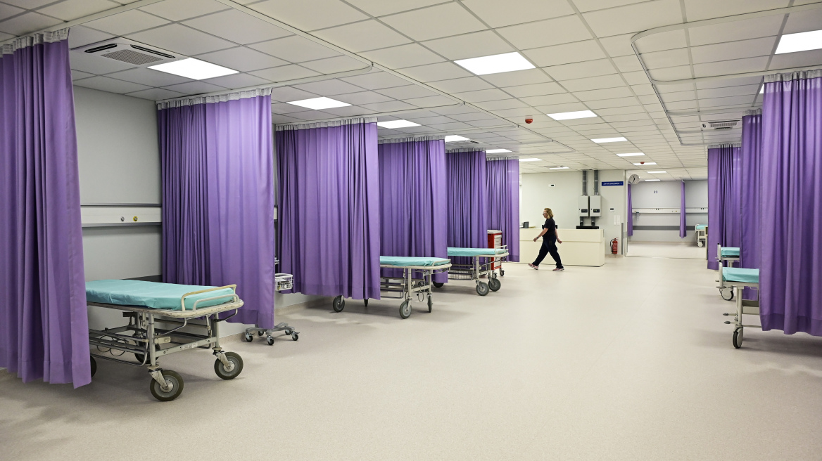 Στις 3:30 ώρες ο μέσος χρόνος εξυπηρέτησης στα ΤΕΠ νοσοκομείων με βραχιολάκια, λέει ο Γεωργιάδης - Μείωση 65% του χρόνου αναμονής 