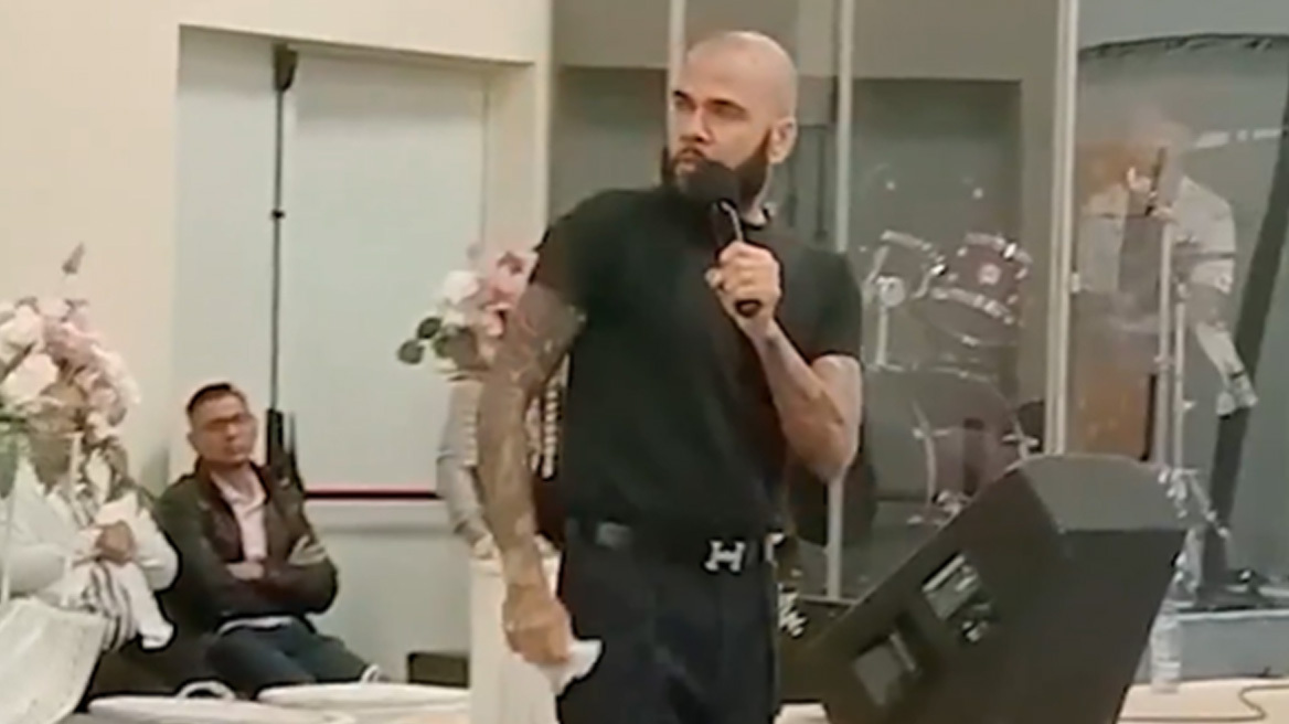 Ντάνι Άλβες: Βγήκε από τη φυλακή κι έγινε ιεροκήρυκας o πρώην άσος της Μπαρτσελόνα - «Έκανα μια συμφωνία με τον Θεό» - Δείτε βίντεο 