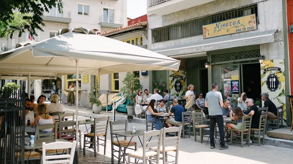 28η Οκτωβρίου: Πού να φάμε μετά τη μαθητική παρέλαση