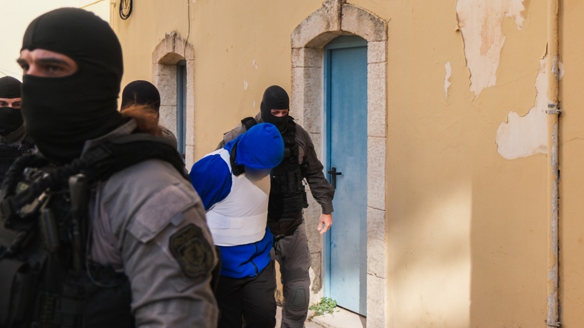 Φονικό στα Χανιά: Ποινική δίωξη για ανθρωποκτονία από πρόθεση σε ήρεμη ψυχική κατάσταση στον 23χρονο