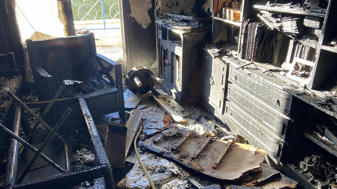 Φωτιά σε πολυκατοικία στην Θεσσαλονίκη - Γυναίκα βρέθηκε χωρίς τις αισθήσεις της στο κλιμακοστάσιο