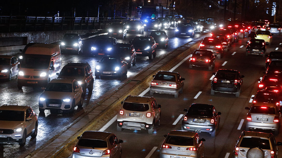 Κίνηση τώρα: Με χαμηλές ταχύτητες η επιστροφή των εκδρομέων στην Αθηνών-Λαμίας από Αφίδνες μέχρι Νέα Φιλαδέλφεια