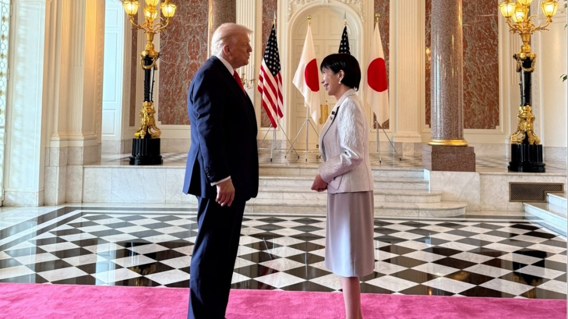 Σε εγκάρδιο κλίμα η συνάντηση του Τραμπ με την πρώτη γυναίκα πρωθυπουργό της Ιαπωνίας - Βίντεο