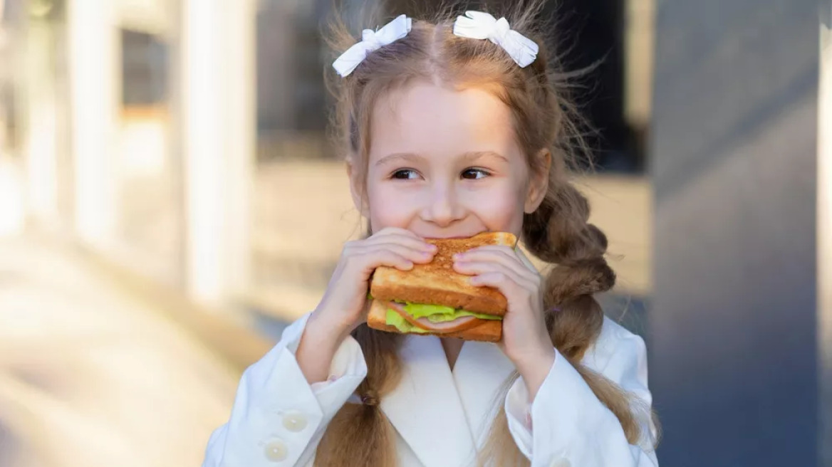 Πόσο θρεπτικό είναι το ψωμί του τοστ; Ο ειδικός αποκαλύπτει τα πάντα – Δείτε πίνακες