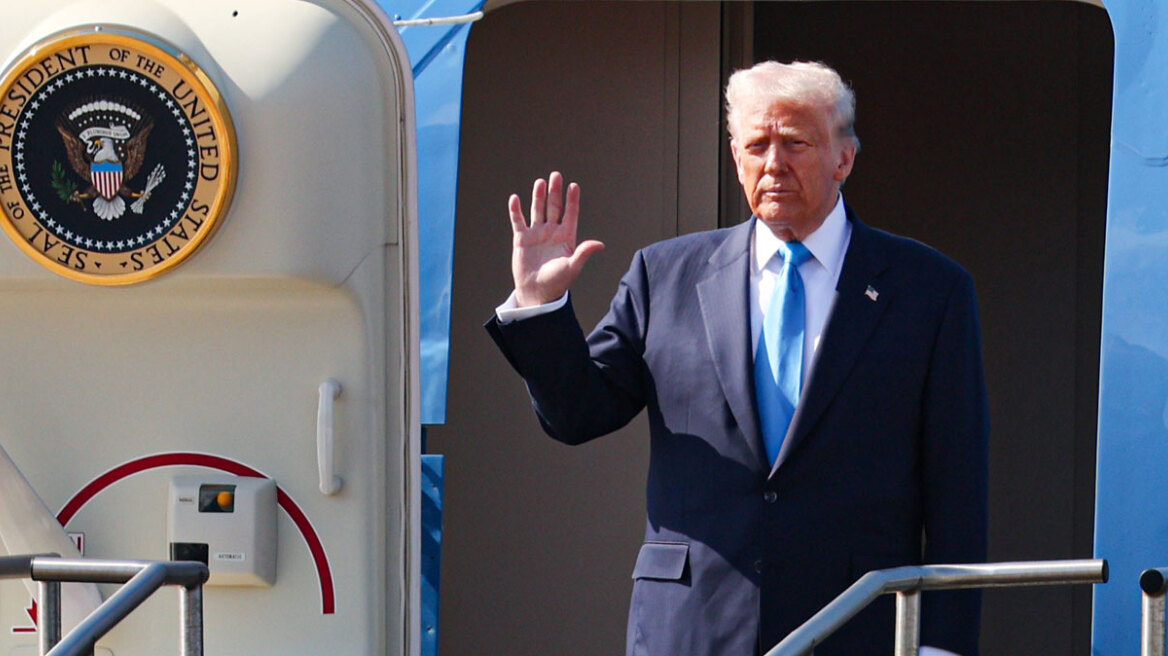 Τι καταφέρνει ο Τραμπ με τους υπαινιγμούς του για τρίτη θητεία