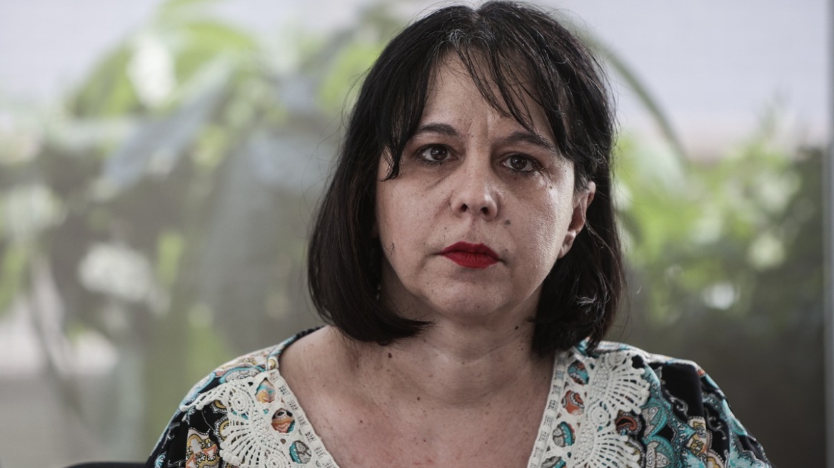 Δάλλα: Με κάλεσε η Ζωή και μου είπε «γλυκούλα μου δεν ήξερα πως θες να κάνεις κοινοβουλευτικό έργο»