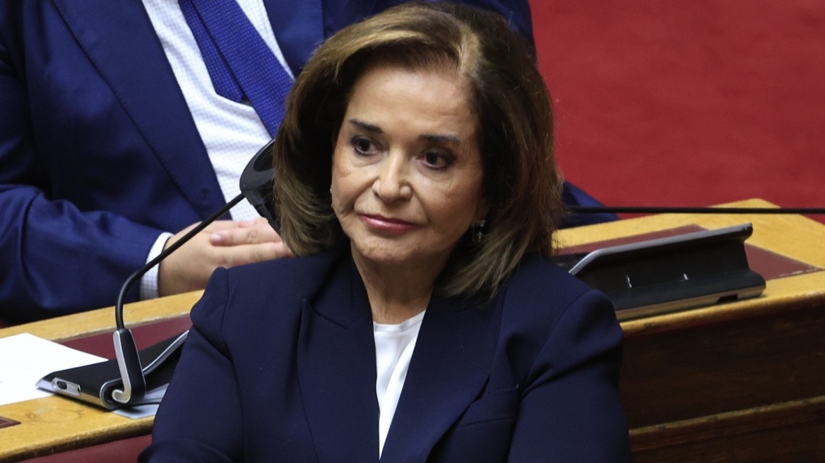 Ενοχλημένη η Μπακογιάννη για την ΕΔΕ σε βάρος του Λιμενάρχη Χανίων: Η εξουσία ασκείται και με ανθρωπιά, όχι αλαζονικά και διατάσσομεν