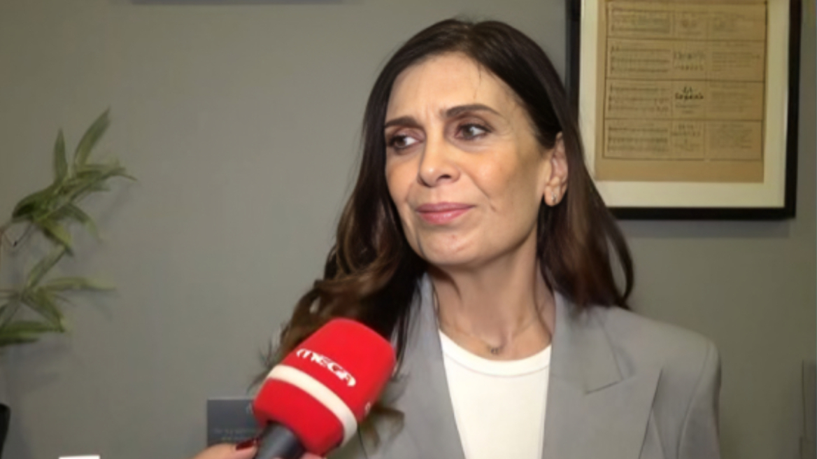 Κατερίνα Διδασκάλου: Διατηρούμαι λαμπερή γιατί δεν κρίνω, πίνω πολύ νερό και κάνω καλές σκέψεις